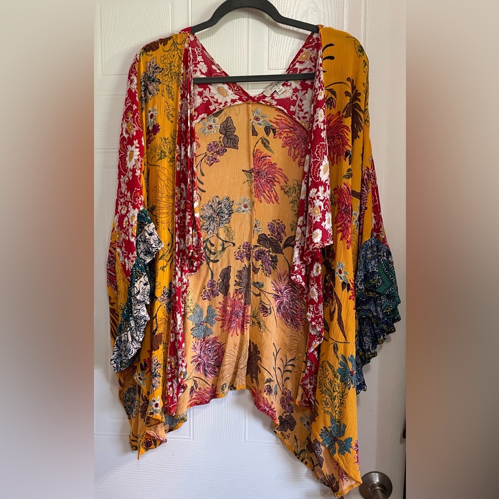 Multi color kimono Umgee brand. Size XL